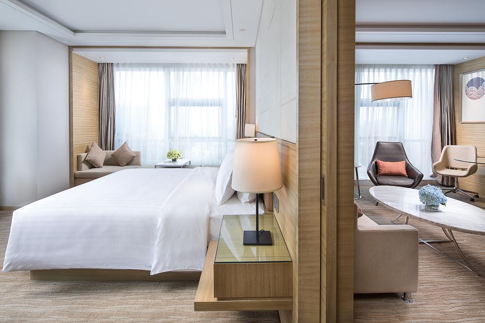 Jinan Inzone Royal Plaza Hotels Ngoại thất bức ảnh